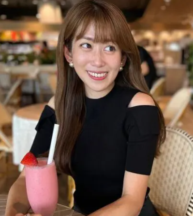 中川安奈のノースリーブ姿5